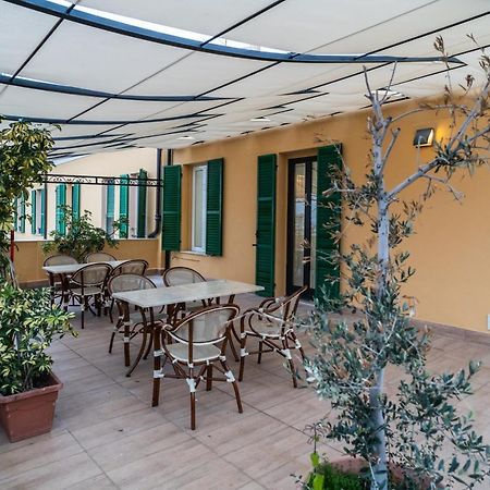 Hotel Globo Suite-Correnti Hotels Sanremo Bagian luar foto