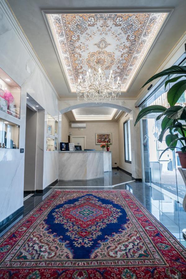 Hotel Globo Suite-Correnti Hotels Sanremo Bagian luar foto
