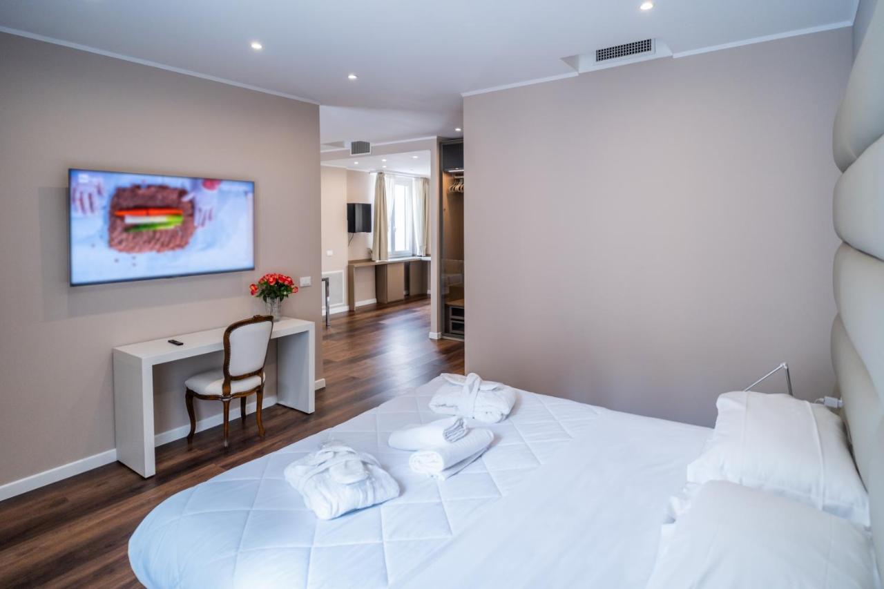 Hotel Globo Suite-Correnti Hotels Sanremo Bagian luar foto