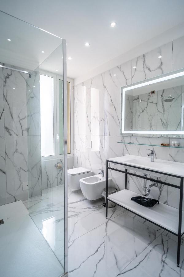 Hotel Globo Suite-Correnti Hotels Sanremo Bagian luar foto