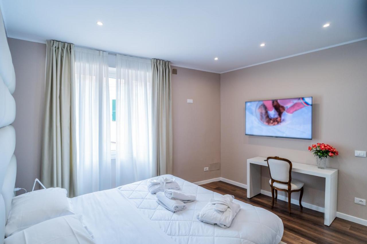 Hotel Globo Suite-Correnti Hotels Sanremo Bagian luar foto