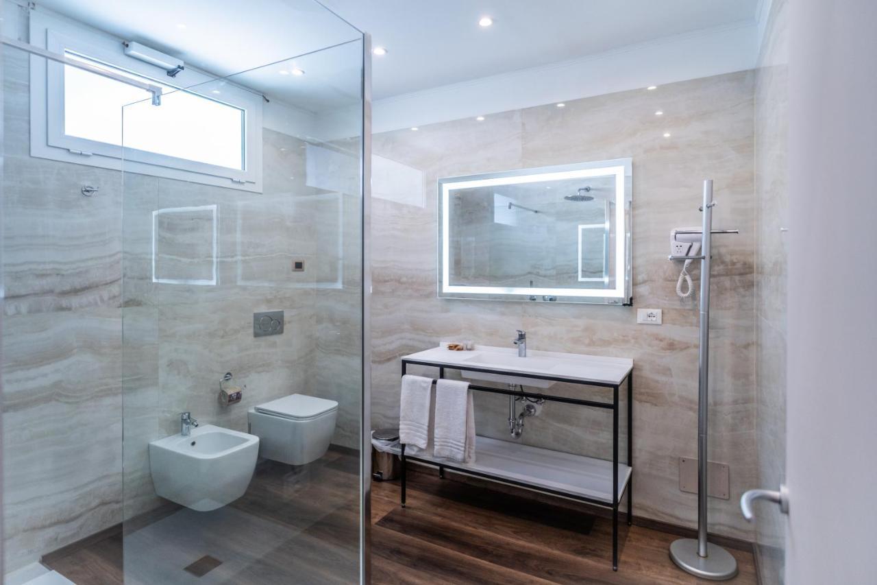 Hotel Globo Suite-Correnti Hotels Sanremo Bagian luar foto