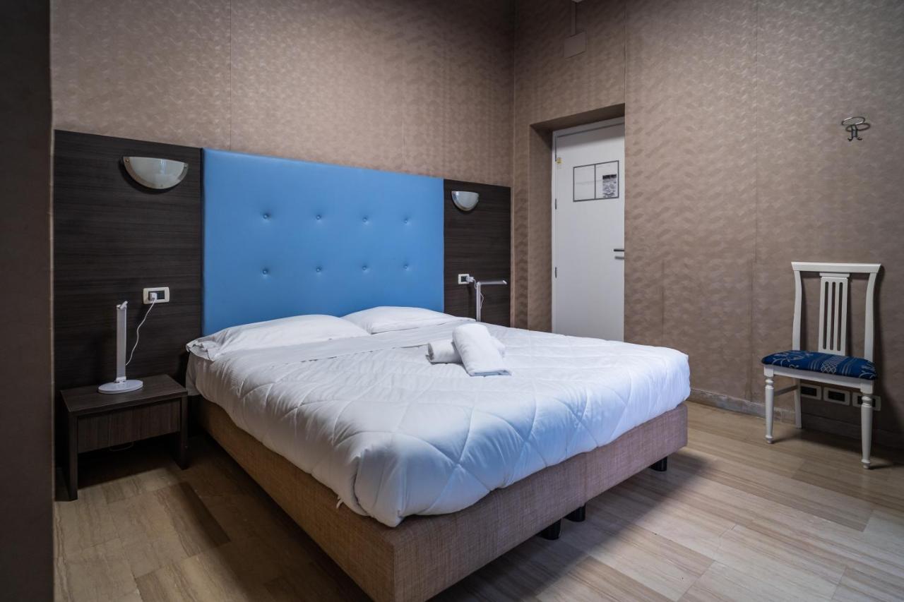 Hotel Globo Suite-Correnti Hotels Sanremo Bagian luar foto