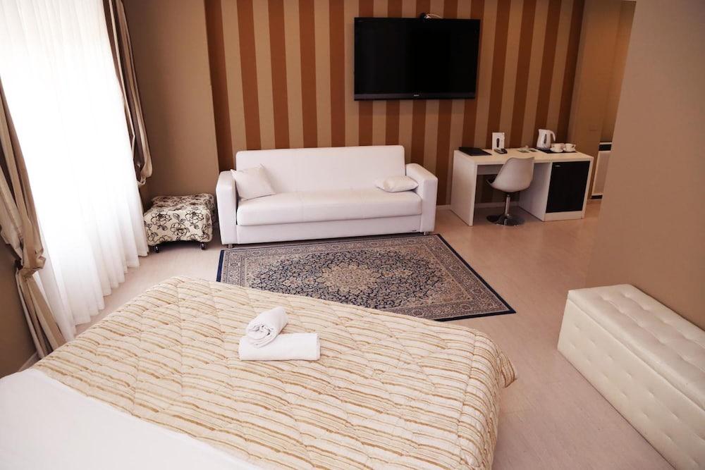 Hotel Globo Suite-Correnti Hotels Sanremo Bagian luar foto