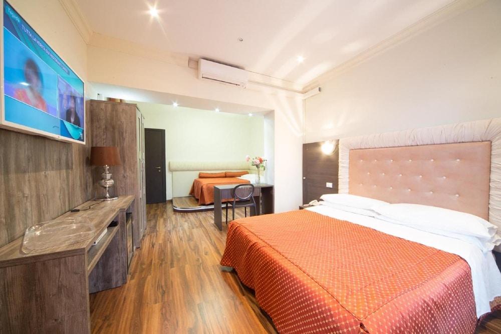 Hotel Globo Suite-Correnti Hotels Sanremo Bagian luar foto