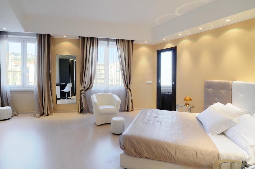 Hotel Globo Suite-Correnti Hotels Sanremo Bagian luar foto